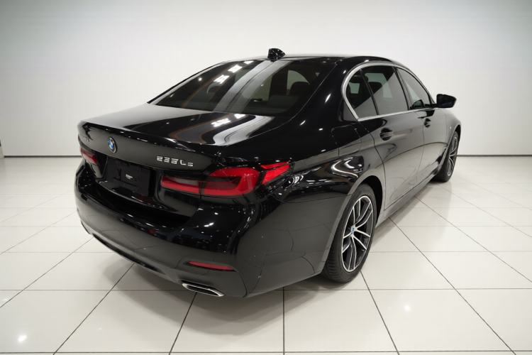 Used BMW 5 Series New Energy 2022 Second Facelift 535Le M Sport Package Rear Right 45 Deg