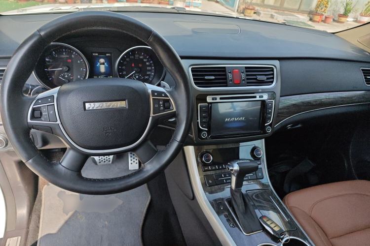 Used Haval H8 2015 2.0T Two-Wheel-Drive Elite Version