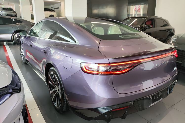 Used Hima Luxeed S7 2025 785 km Ultra Rear Left 45 Deg