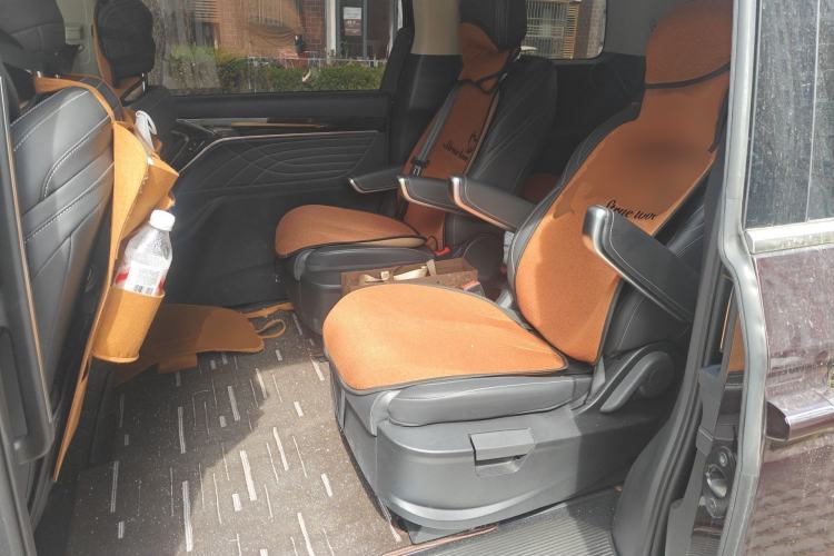 Used SAIC MAXUS G90 2024 2.0T Starlight Seven-Seater
