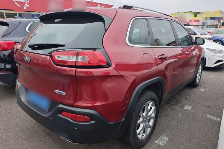 Used Jeep Cherokee 2016 2.4L Leading Smart Version
