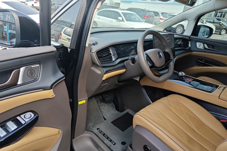 Used Denza D9 2022 DM-i 970 Four-Wheel Drive Flagship Model Driver Seat