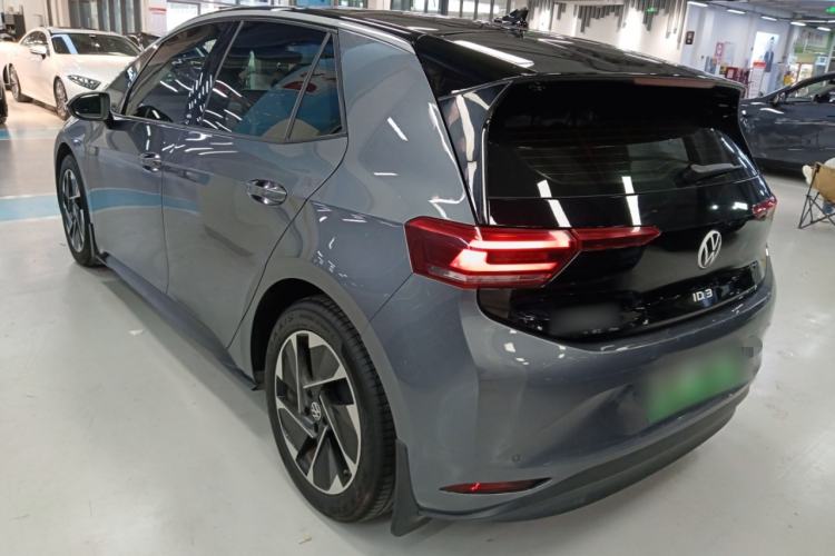 Used Volkswagen ID.3 2025 Smart Model Outstanding Oxygen Edition
