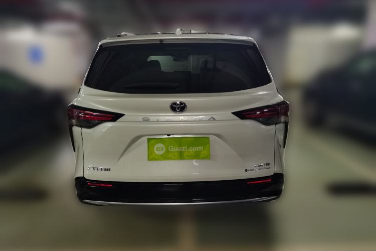 Used Toyota SIENNA 2026 Model 2.5L Dual-Engine Four-Wheel-Drive Premium Edition