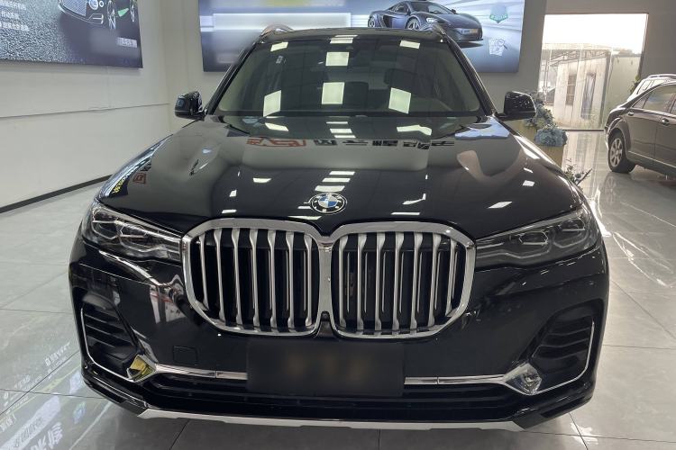 Used BMW X7 2020 xDrive40i Luxury Package with Leading Features