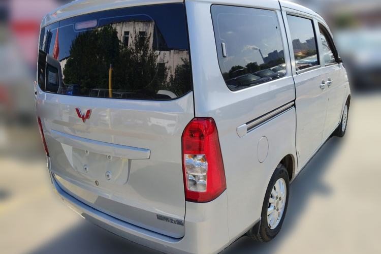 Used Wuling Rongguang V 2016 1.5L Standard Version

