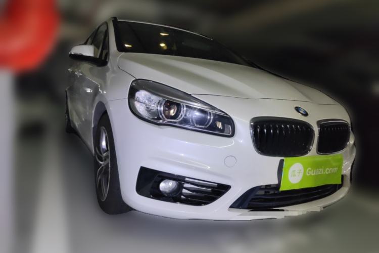 Used BMW 2 Series Gran Tourer 2015 218i Sports Design Package Front Right 45 Deg