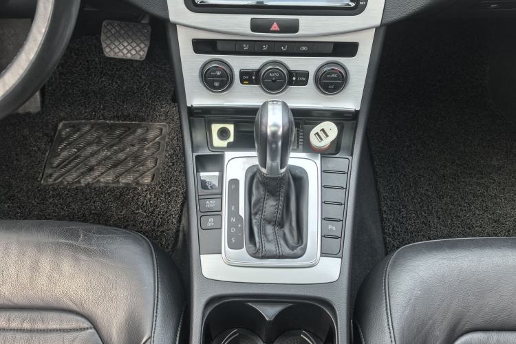 Used Volkswagen Magotan 2015 1.8TSI Advanced Model
