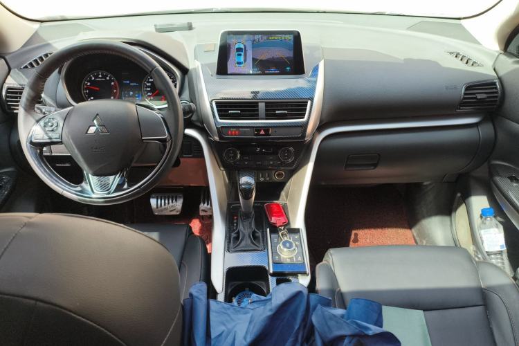 Used Mitsubishi Eclipse Cross 2018 1.5T CVT Two-Wheel Drive Dream Edition Center Console