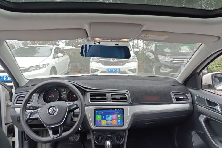 Used Volkswagen Lavida 2015 1.6L Automatic Comfort Edition
