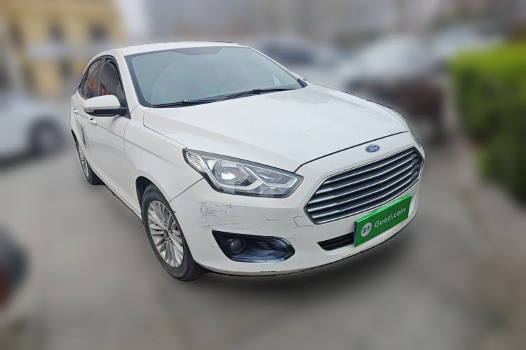 Used Ford Escort 2015 1.5L Manual Comfort Model Front Right 45 Deg