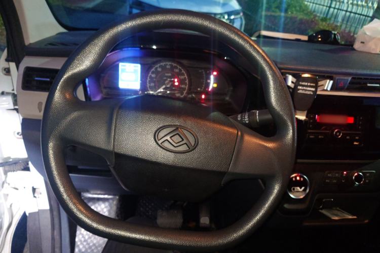 Used SAIC MAXUS EV30 2022 Pure-Electric Smart Logistics Expert with Long Wheelbase Guoxuan