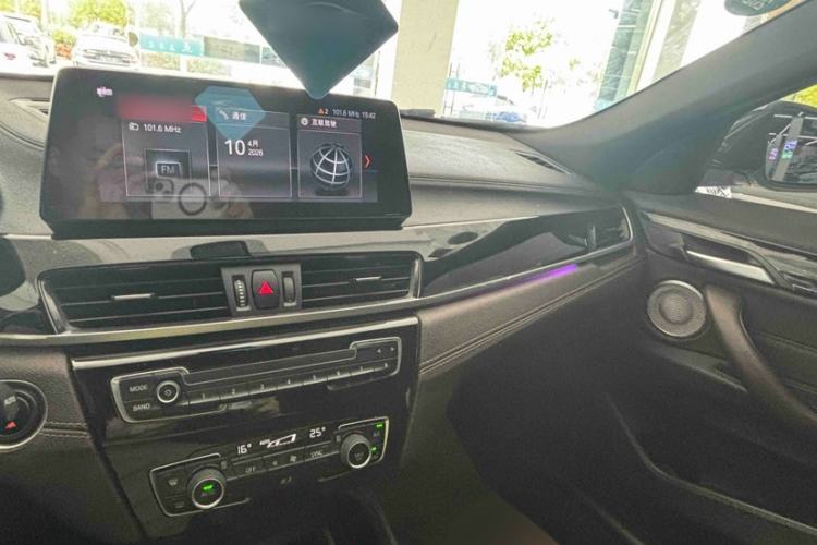 Used BMW X2 2021 sDrive25i Leading Model M Off-Road Package Interior 3