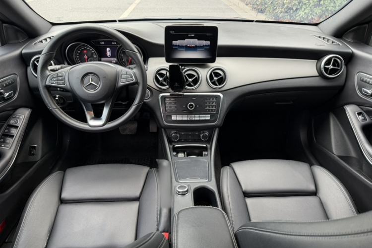 Used Mercedes-Benz CLA 2018 CLA 200 Style Edition Interior 7