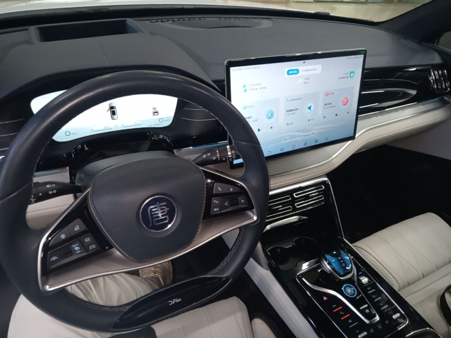 BYD Tang New Energy 2022 DM-p 215 km All-Wheel-Drive Deluxe Model — снимка 18