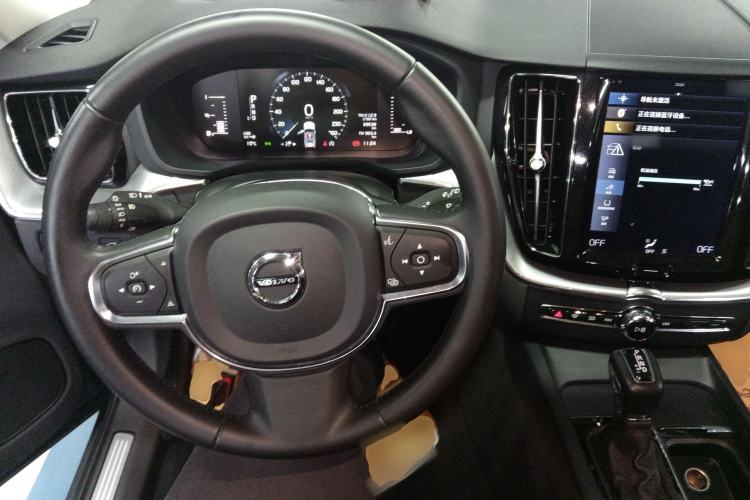 Used Volvo XC60 2019 T5 4x4 Smart Edition China VI Standard
