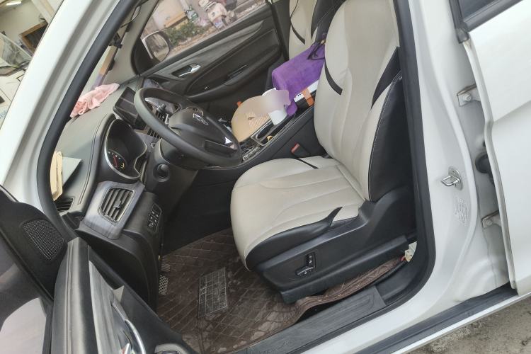 Used Baojun 730 2019 1.5T CVT Flagship Version 7 Seats China V Emission Standard