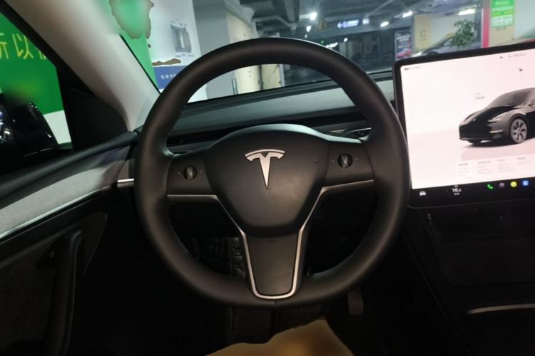 Used Tesla Model Y 2023 Rear-Wheel-Drive Version
