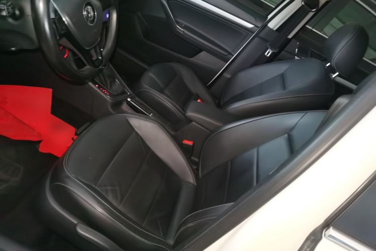 Used Volkswagen Gran Lavida 2015 1.6L Automatic Comfort Edition Left Front Seat