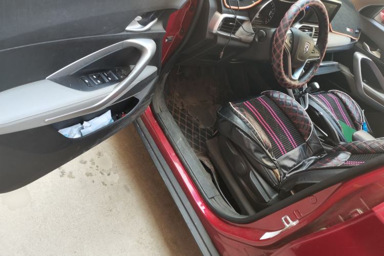 Used Baojun 510 2017 1.5L Manual Fashion Model
