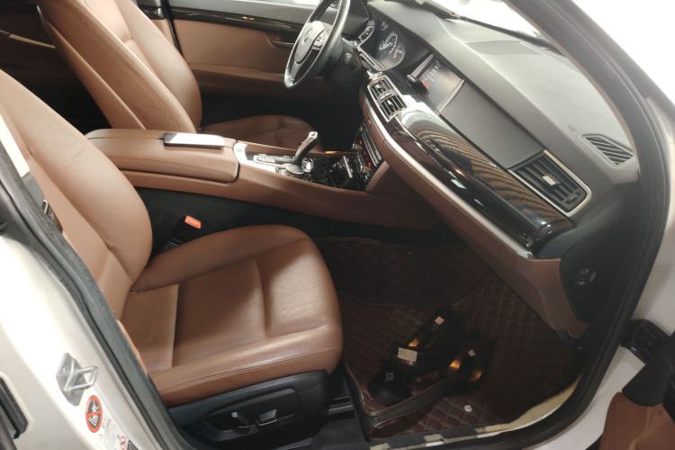 Used BMW 5 Series GT 2014 528i Leading Model
