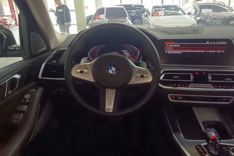 Used BMW X5 2022 xDrive 30Li Luxury M Sport Package