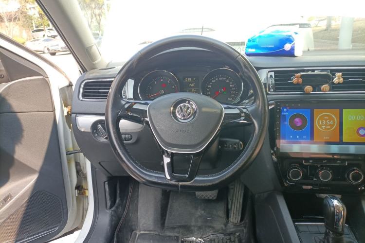 Used Volkswagen Sagitar 2015 1.6L Automatic Comfort Model
