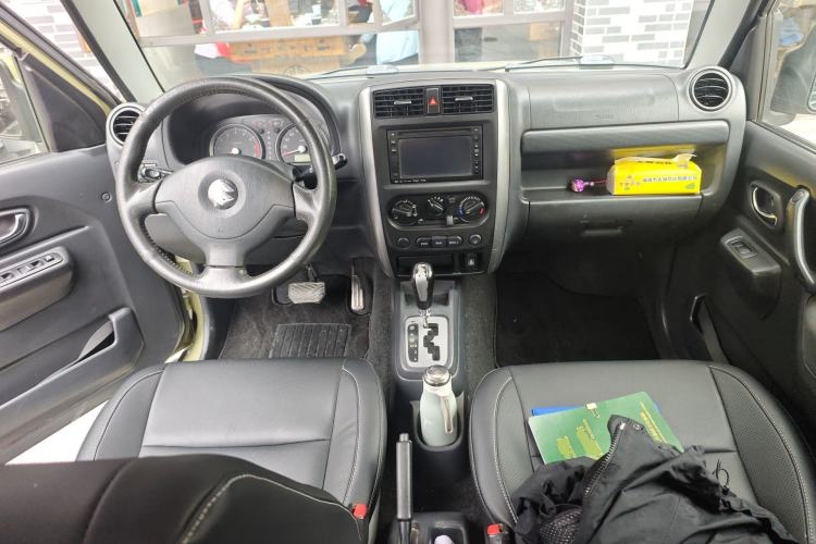 Used Suzuki Jimny 2011 1.3 AT Center Console