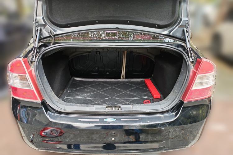 Used Ford Focus 2011 Sedan 1.8L Automatic Fashion Edition
