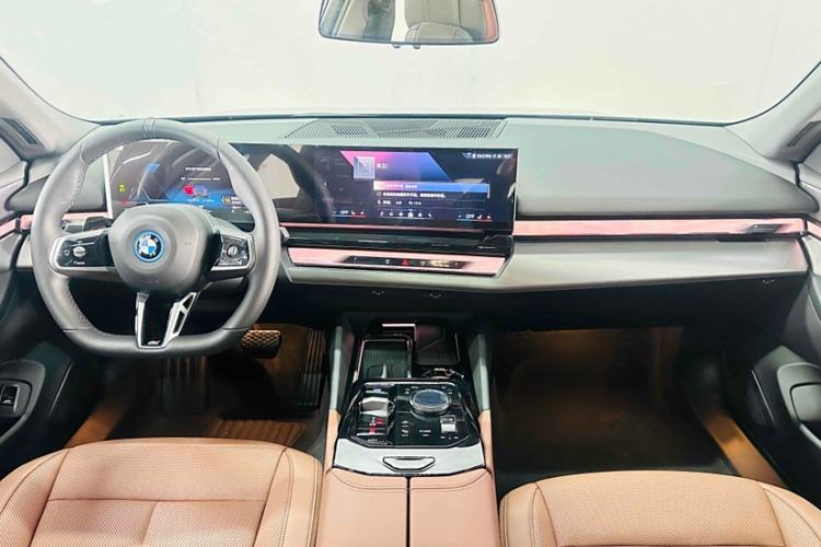 Used BMW i5 2024 eDrive 35L Luxury Model with M Sport Package
