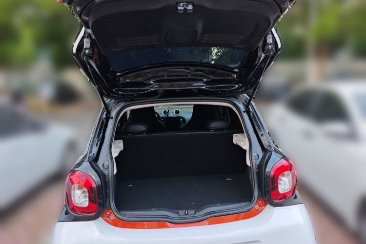 Used smart forfour 2016 1.0L 52 kW Dynamic Edition
