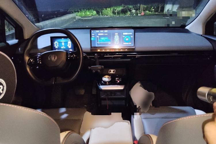 Used MG 4 EV 2023 415 km Range Sea-Faring Champion Edition Center Console