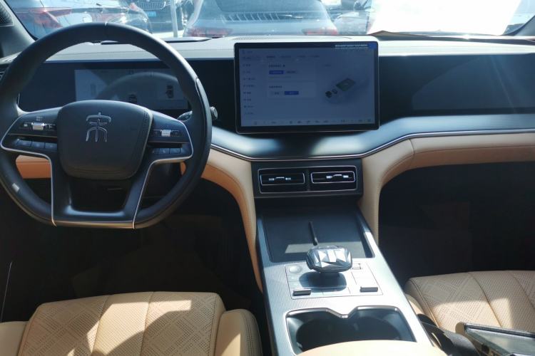 Used BYD Song L DM-i 2024 112 km Leading Edition Center Console