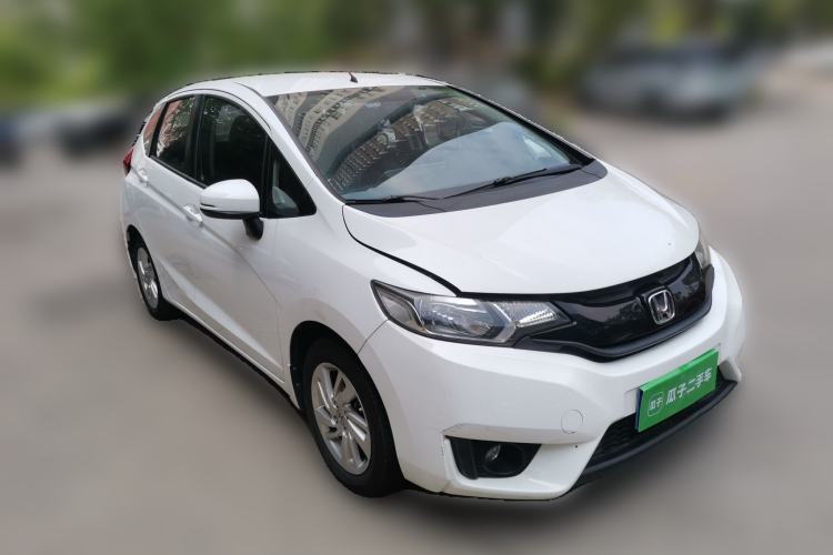 Used Honda Fit 2014 1.5L SE CVT Fashion Model Front Right 45 Deg