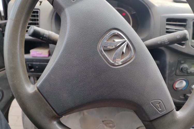 Used BAIC Weiwang 306 2011 1.3L base model 7 seats Steering Wheel