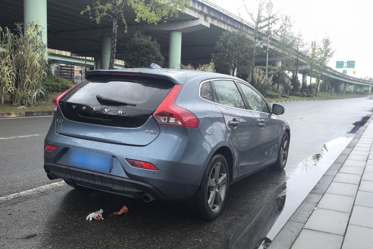 Used Volvo V40 2014 T5 Prestige Edition
