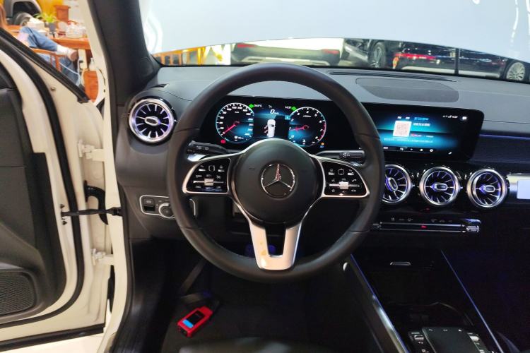 Used Mercedes-Benz GLB 2021 GLB 200 4MATIC Steering Wheel