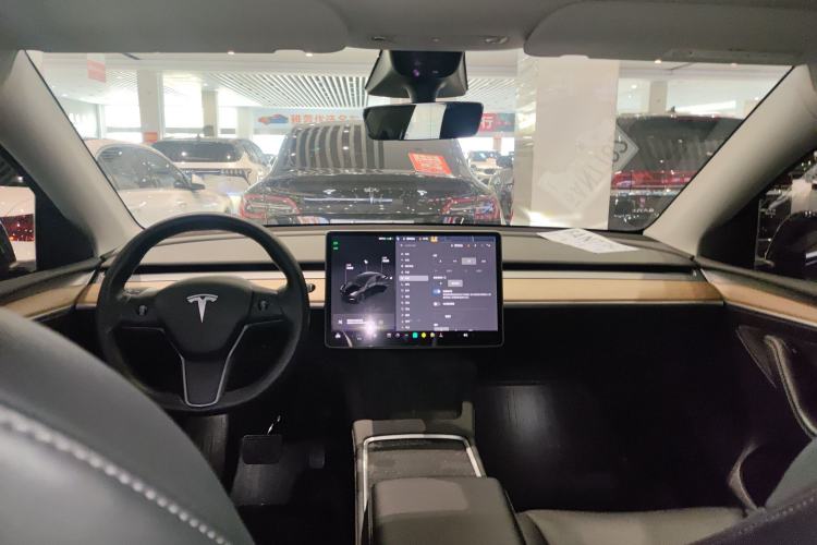 Used Tesla Model Y 2022 Long-Range All-Wheel-Drive Version