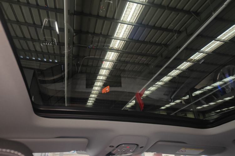 Used Audi Q5L 2022 40T Luxury Elegant Model Headliner