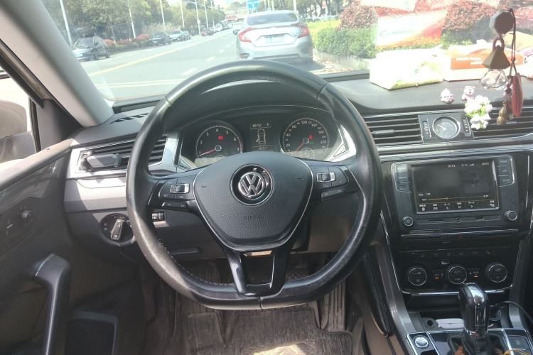 Used Volkswagen Passat 2017 280TSI DSG Luxury Edition
