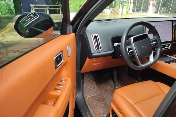 Used Li Auto L8 2023 Pro Model
