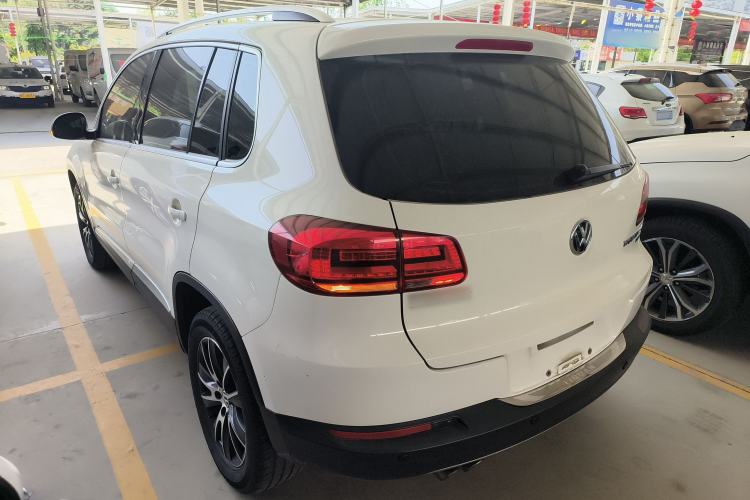 Used Volkswagen Tiguan 2015 2.0 TSI Automatic All-Wheel Drive Luxury Edition Rear Left 45 Deg