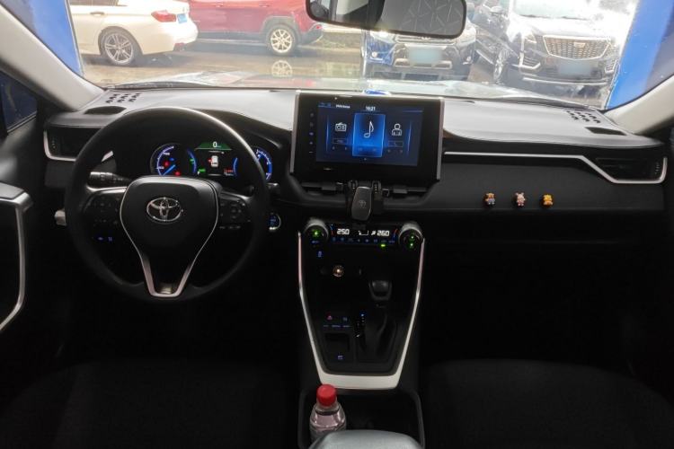 Used Toyota RAV4 2020 Dual-Engine 2.5L E-CVT Two-Wheel Drive Elite Edition Center Console