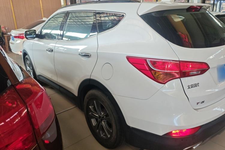 Used Hyundai Santa Fe 2015 2.0T Automatic Two-Wheel Drive Smart Version 5 Seats