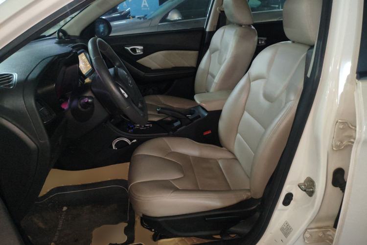 Used GAC Trumpchi GA3S Vision 2014 1.6L Automatic Luxury ESP Version
