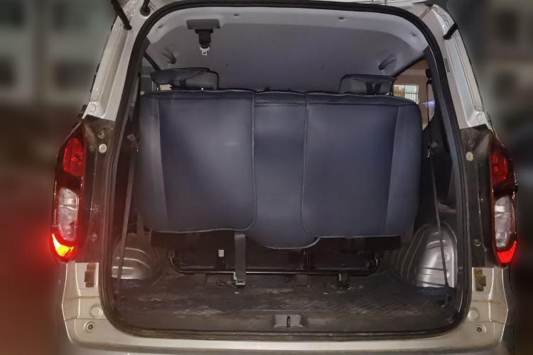 Used Wuling Hongguang New Energy 2025 Extended-Range Hybrid 50KM Comfort Version Trunk