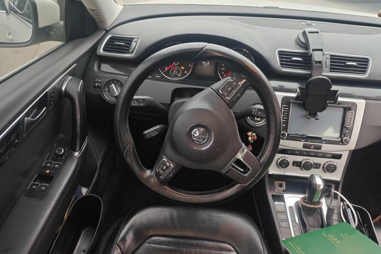 Used Volkswagen Magotan 2012 Revised 1.8TSI Luxury Version Steering Wheel