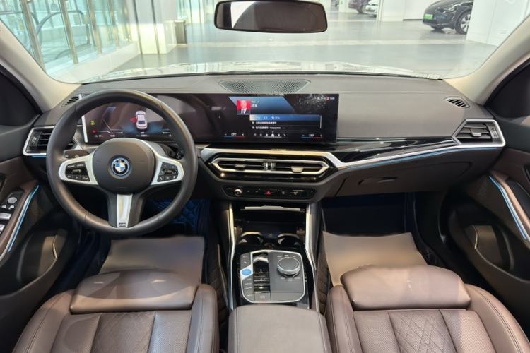 Used BMW i3 2024 eDrive 35 L
