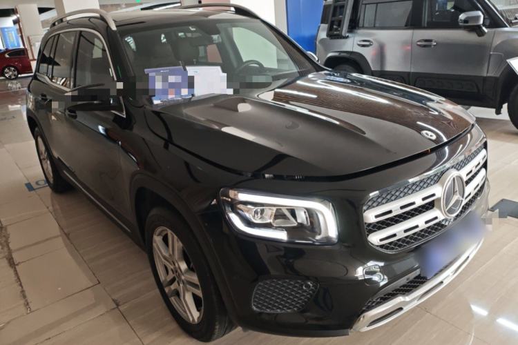 Used Mercedes-Benz GLB 2022 Second Facelift GLB 200 Fashion Edition Front Right 45 Deg