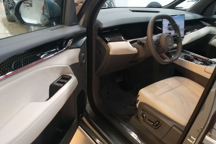 Used Zeekr 009 2024 Six-Seat Executive Version 4WD 108 kWh
